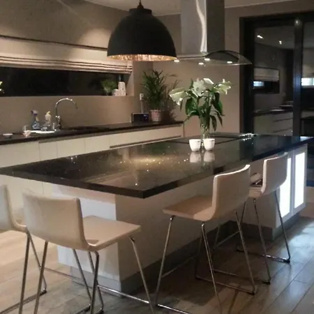 Rom Til Leie - Rolig Villastrok Naert Flyplassen Homestay Tromso
